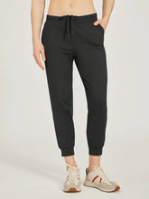 Cropped Performance Jogger