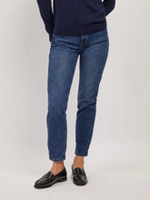 High Rise Mom Oliver Jeans